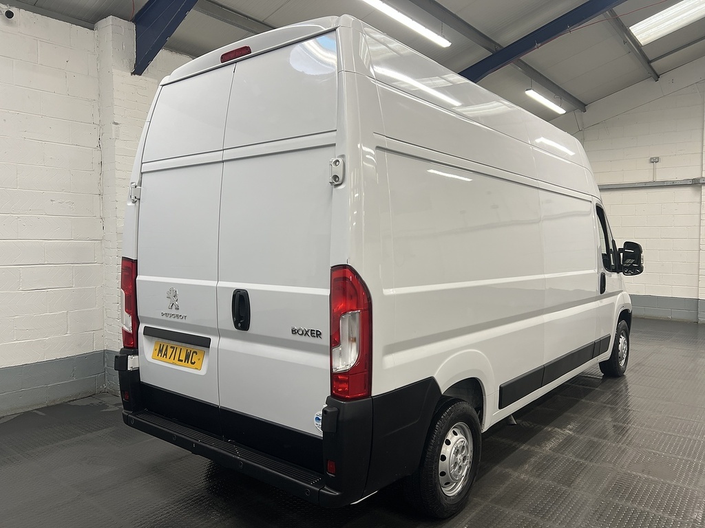 Peugeot Boxer 2.2 Bluehdi 335 Professional Panel Van White #5