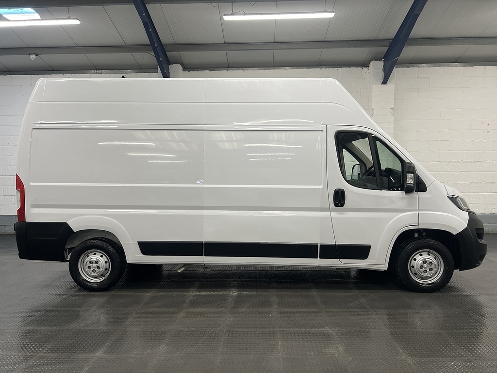 Peugeot Boxer 2.2 Bluehdi 335 Professional Panel Van White #6
