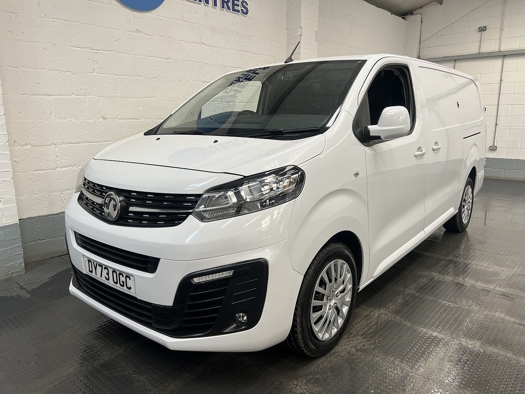 Vauxhall Vivaro 1.5 Turbo D 2900 Pro Panel Van 6Dr L White