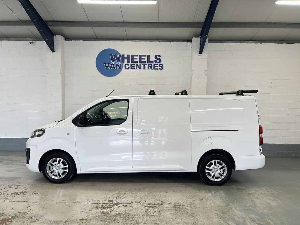Vauxhall Vivaro 1.5 Turbo D 2900 Sportive Panel Van 6Dr Man White #2