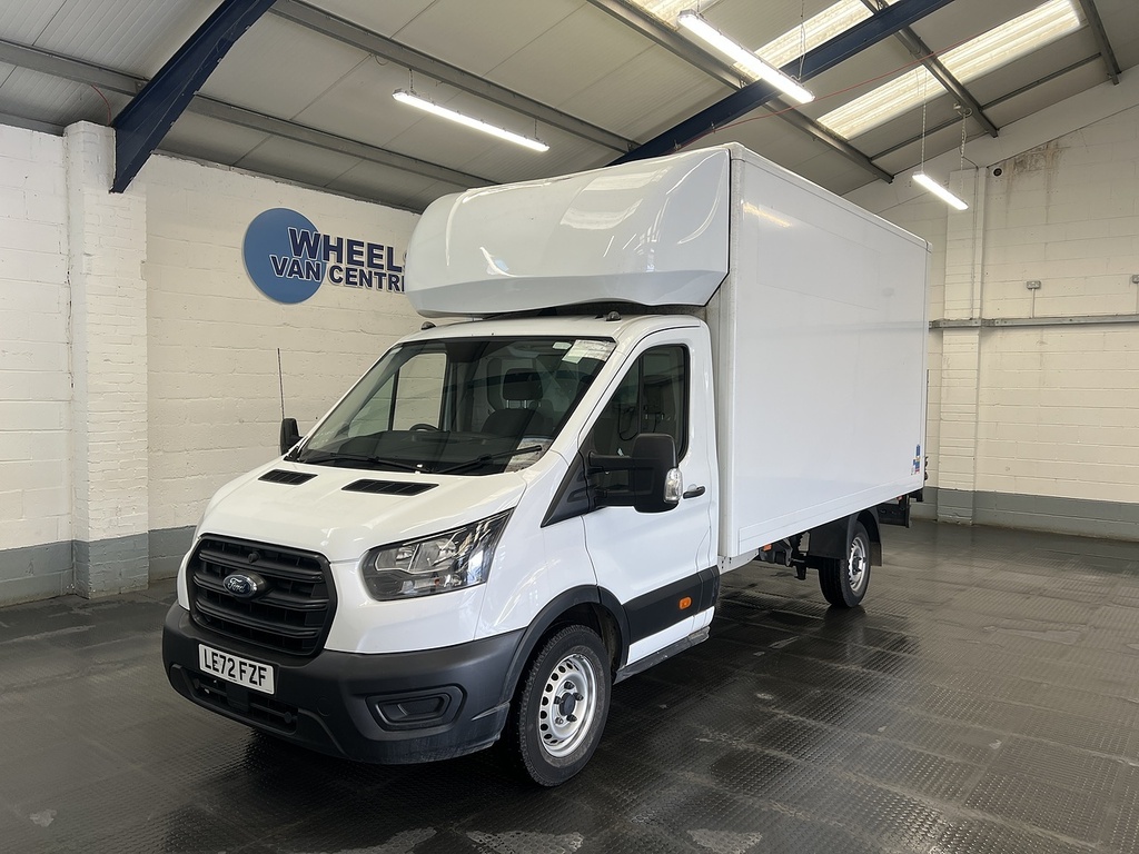 Ford Transit Custom 350 Ecoblue Leader 2.0 L4 Luton White