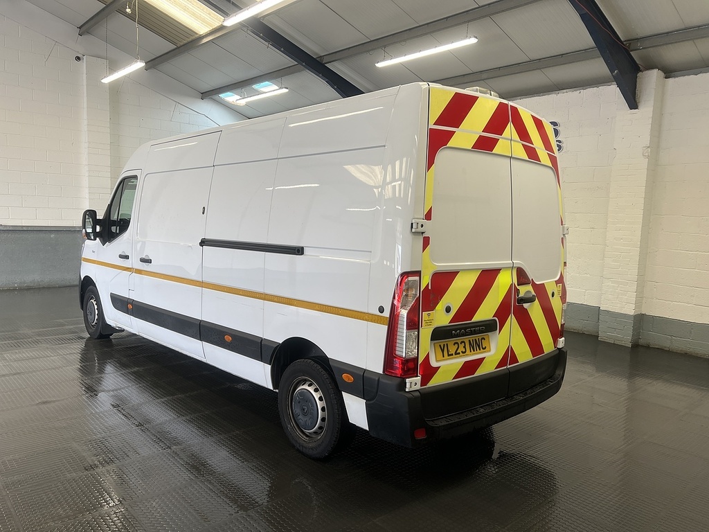Renault Master 2.3 Dci 35 Start Panel Van Fwd L White #2