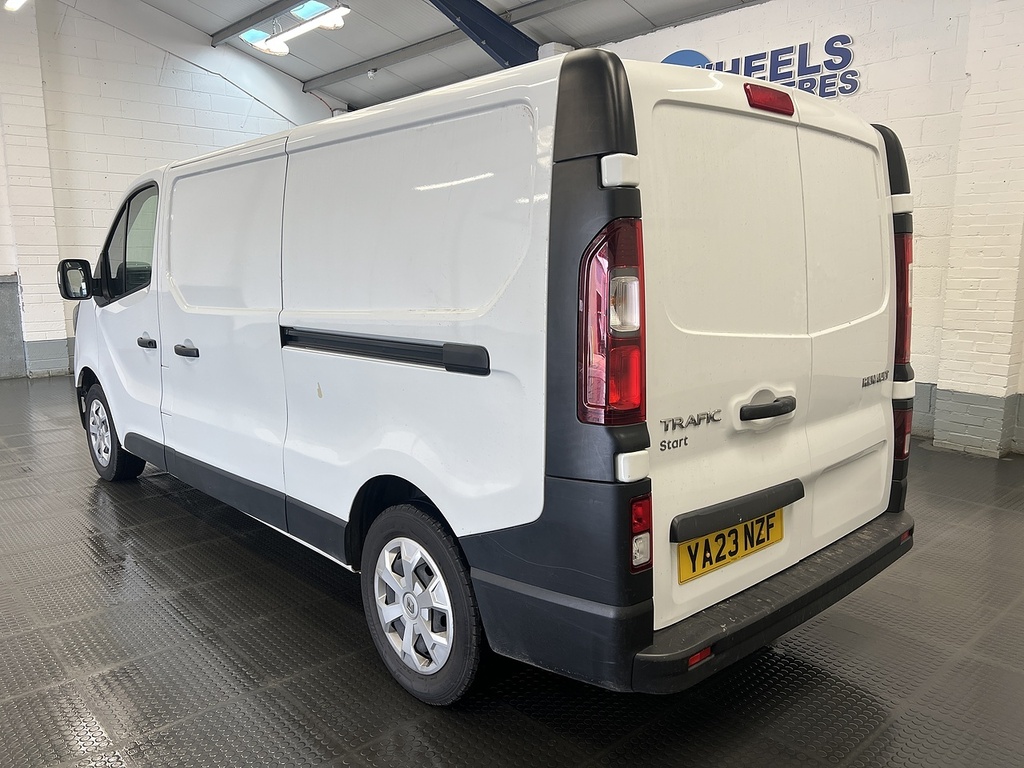 Renault Trafic 2.0 Dci Blue Ll30 Start Panel Van Manua White #2
