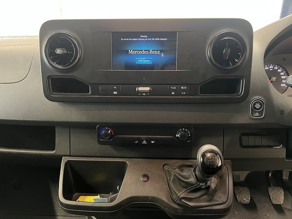 Mercedes-Benz Sprinter Progressive L2h2 White #7