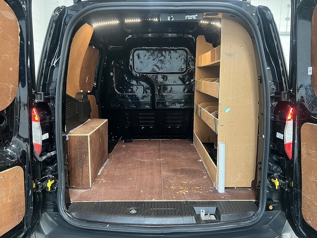 Ford Transit Courier 1.0 Ecoboost Sport Van 6 Speed Grey #31