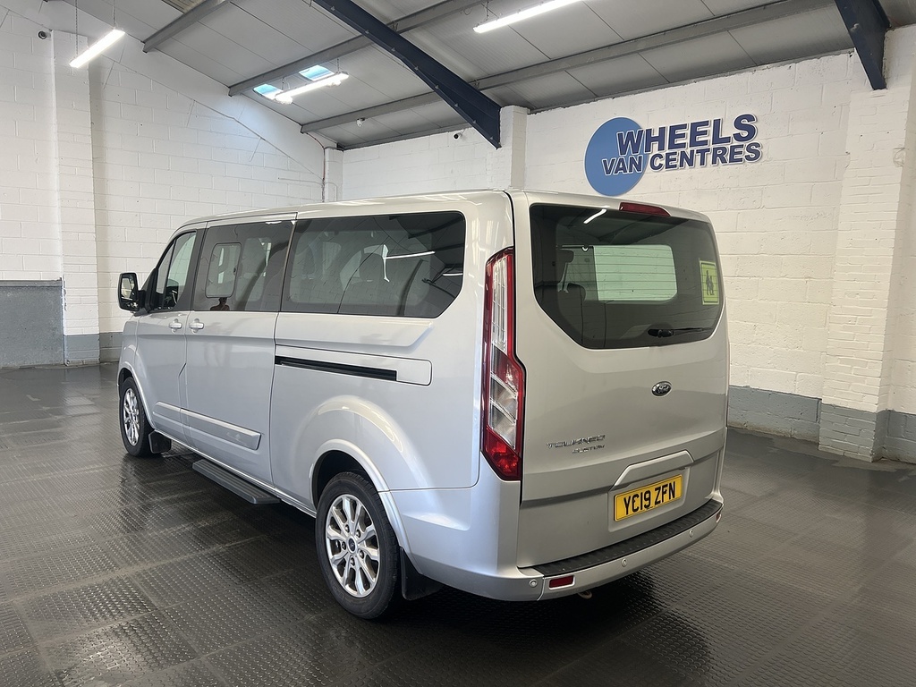Ford Tourneo Custom 2.0 310 Ecoblue Titanium Minibus Double Cab Di Silver #2