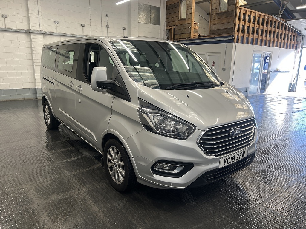 Ford Tourneo Custom 2.0 310 Ecoblue Titanium Minibus Double Cab Di Silver #4