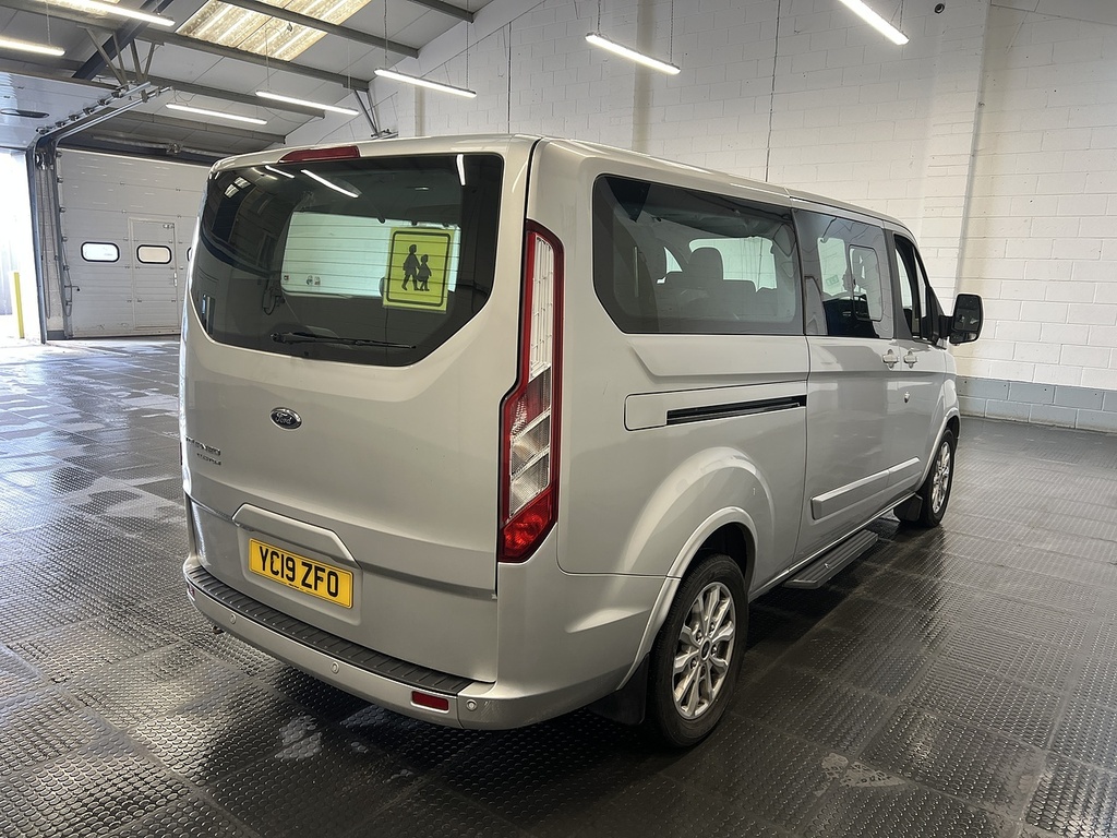 Ford Tourneo Custom 2.0 310 Ecoblue Titanium Minibus Double Cab Di Silver #3