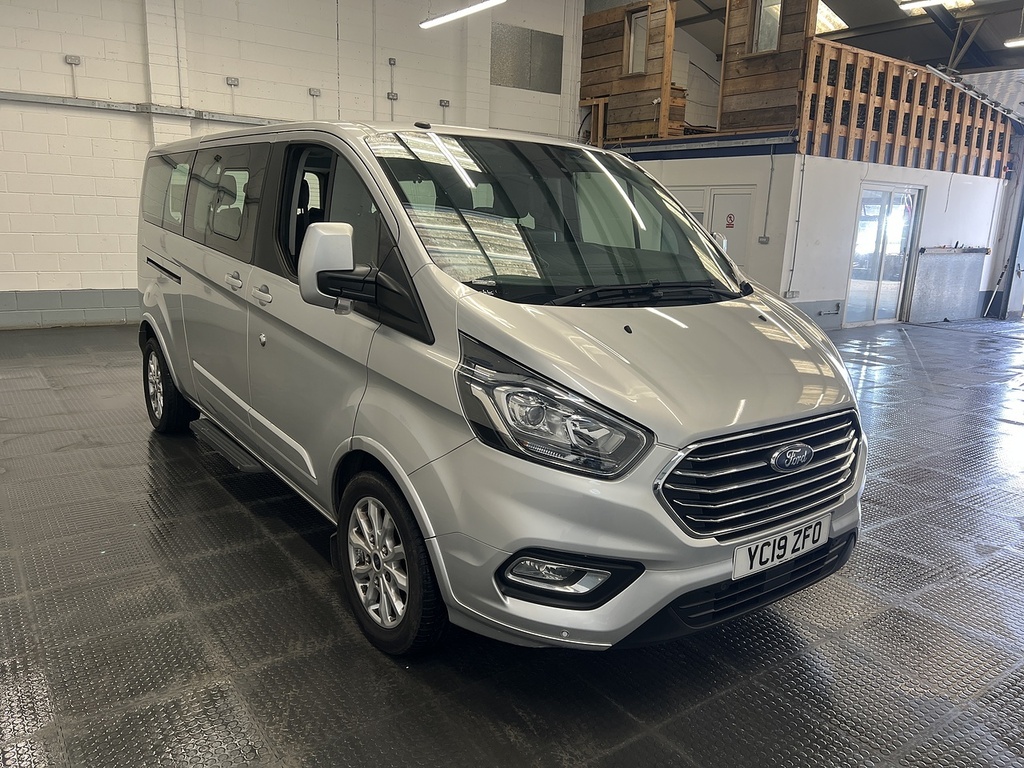 Ford Tourneo Custom 2.0 310 Ecoblue Titanium Minibus Double Cab Di Silver #4