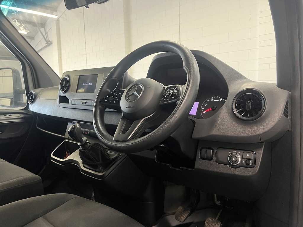 Mercedes-Benz Sprinter 315 Cdi Progressive White #4
