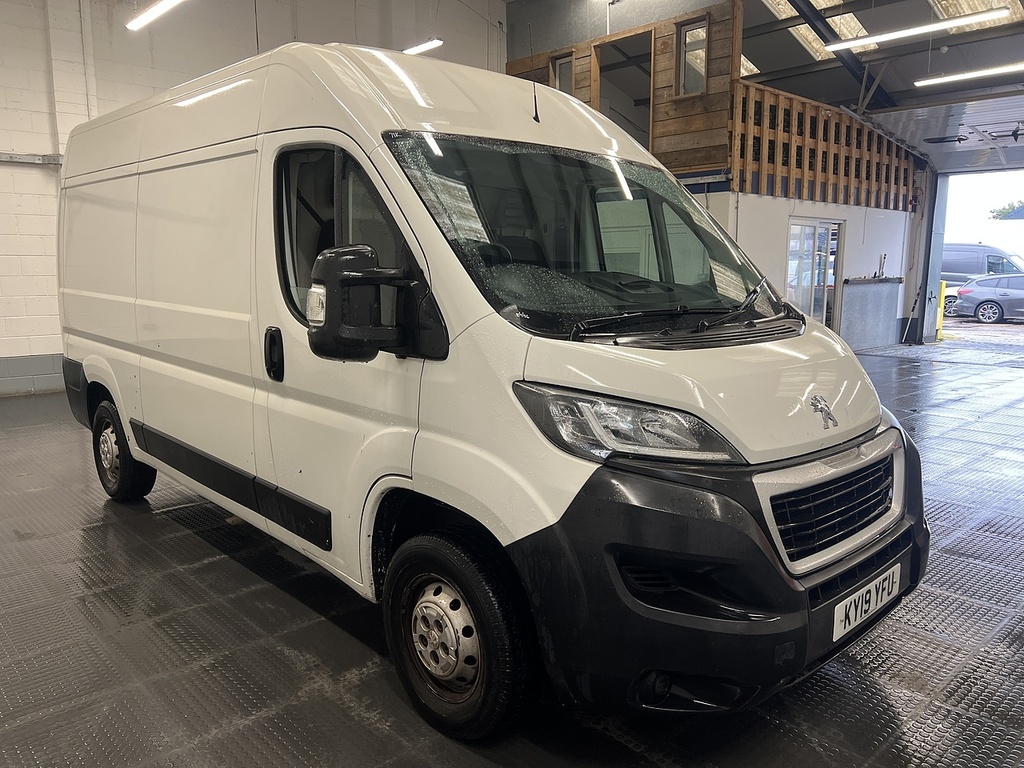Peugeot Boxer 2.0 Bluehdi 335 Professional Panel Van White #4