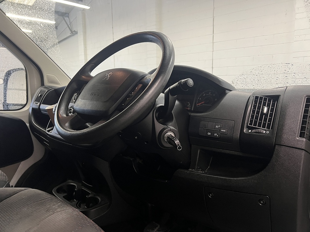 Peugeot Boxer 2.0 Bluehdi 335 Professional Panel Van White #6