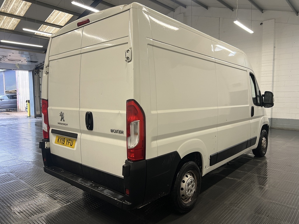 Peugeot Boxer 2.0 Bluehdi 335 Professional Panel Van White #3