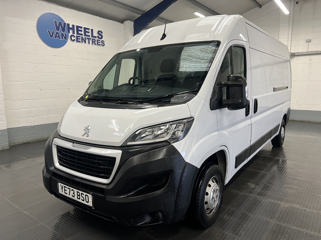 Peugeot Boxer 2.2 Bluehdi 335 Professional Premium Panel Van 5 White