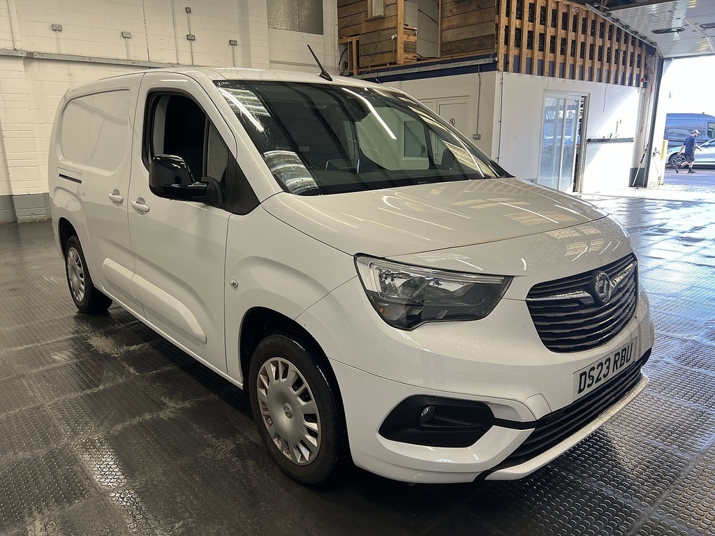 Vauxhall Combo 1.5 Turbo D 2300 Pro Panel Van 6Dr L White #4