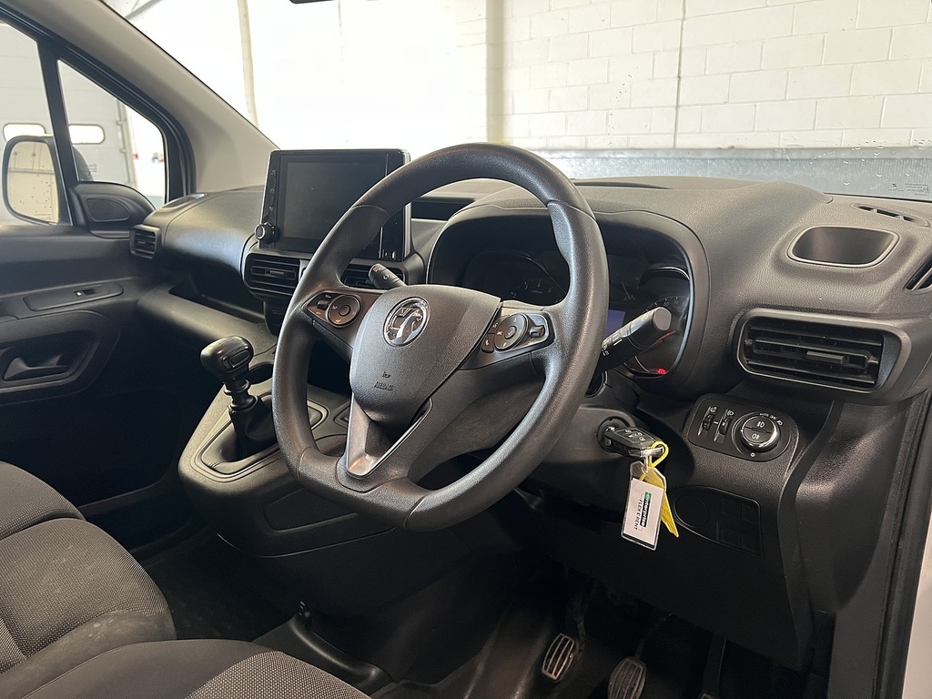 Vauxhall Combo 1.5 Turbo D 2300 Pro Panel Van 6Dr L White #6