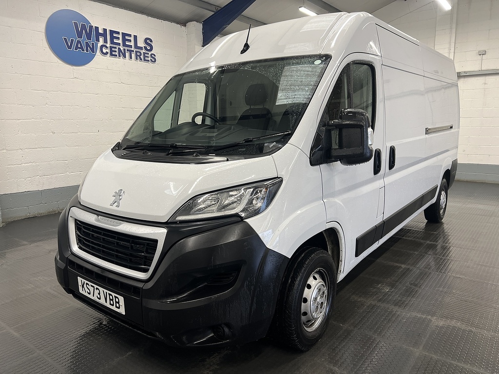 Peugeot Boxer 2.2 Bluehdi 335 Professional Premium Panel Van 5 White