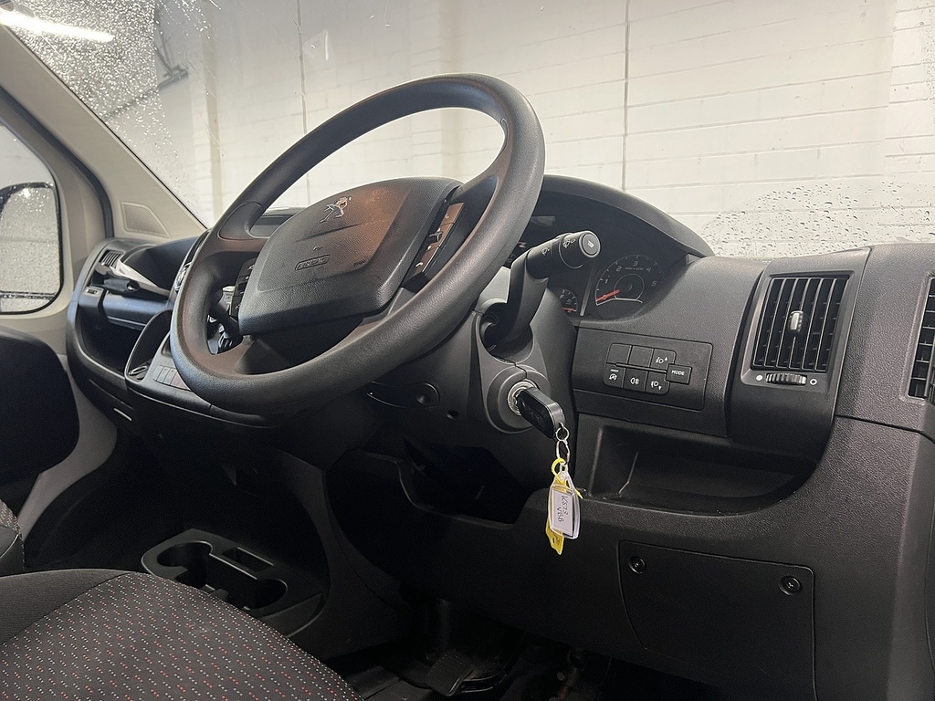 Peugeot Boxer 2.2 Bluehdi 335 Professional Premium Panel Van 5 White #6