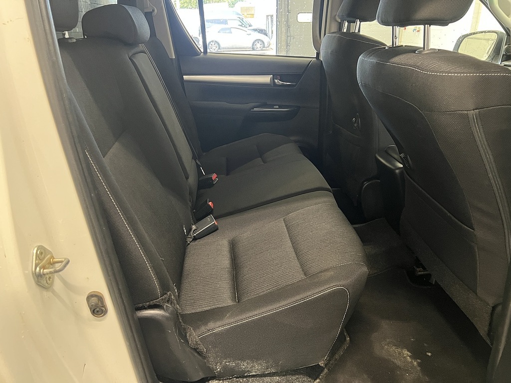 Toyota HILUX 2.4 D-4d Icon Pickup Double Cab 4W White #6