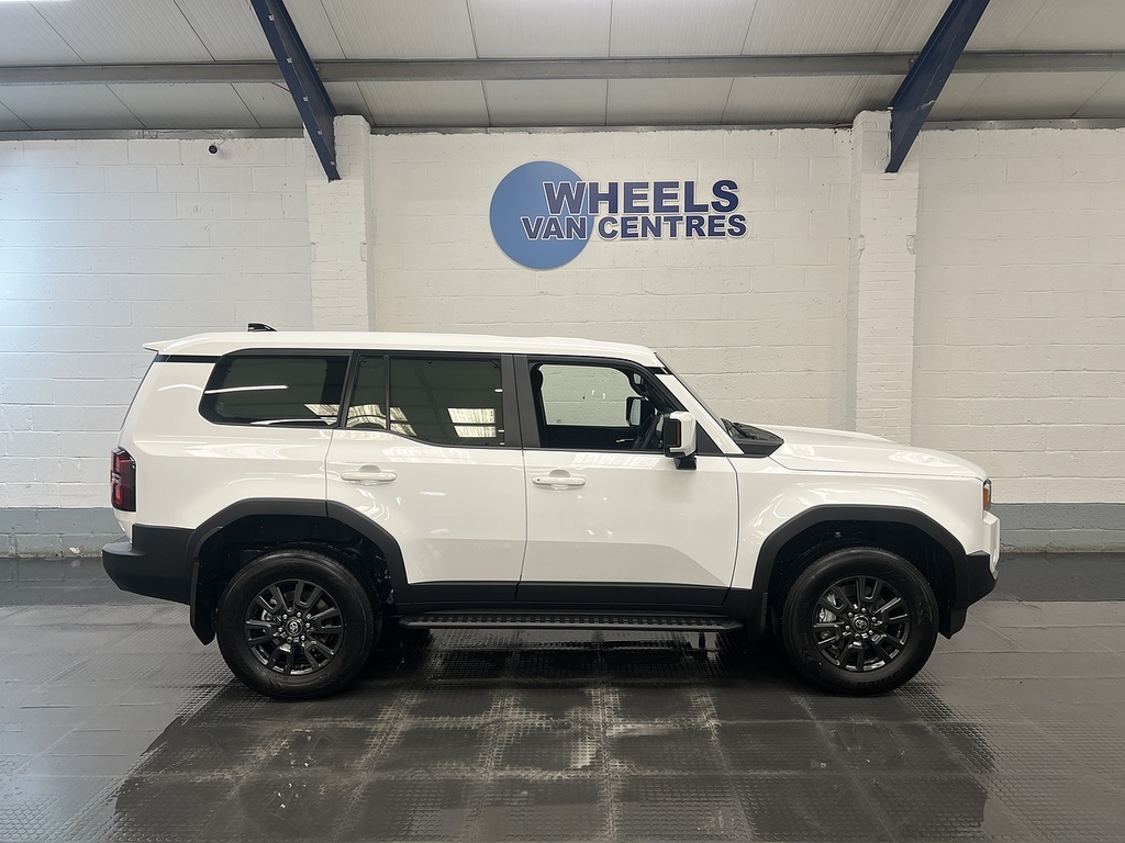Toyota Land Cruiser 2.8D Mhev Panel Van Hybrid 4Wd Lwb White #6