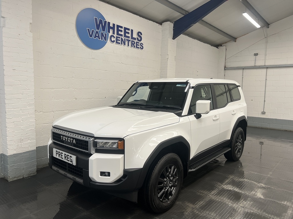 Toyota Land Cruiser 2.8D Mhev Panel Van Hybrid 4Wd Lwb White