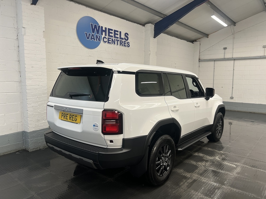 Toyota Land Cruiser 2.8D Mhev Panel Van Hybrid 4Wd Lwb White #5
