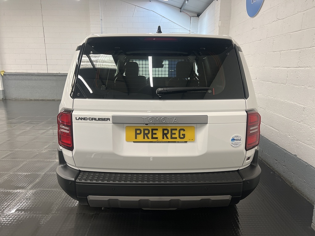 Toyota Land Cruiser 2.8D Mhev Panel Van Hybrid 4Wd Lwb White #4