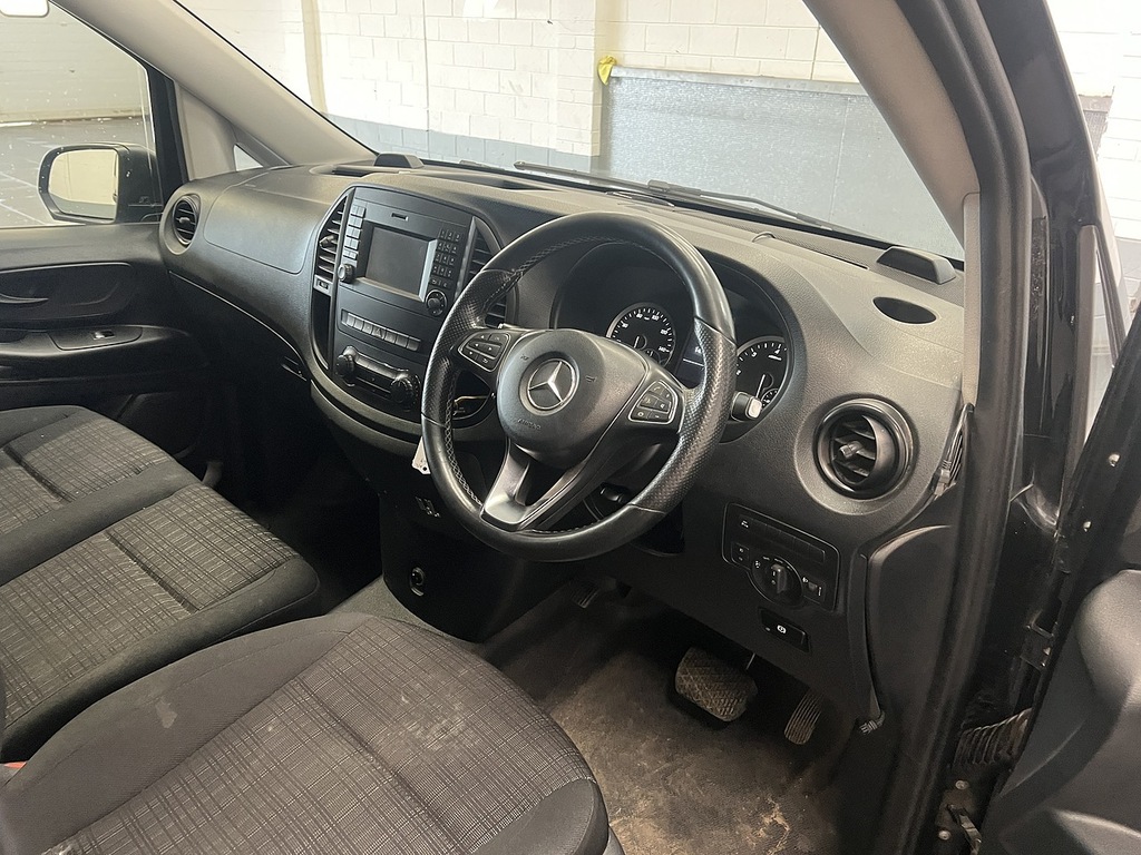 Mercedes-Benz Vito 2.1 114 Cdi Premium Panel Van G-tronic Black #6
