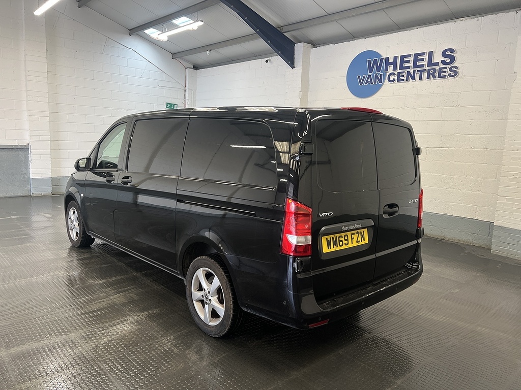 Mercedes-Benz Vito 2.1 114 Cdi Premium Panel Van G-tronic Black #2