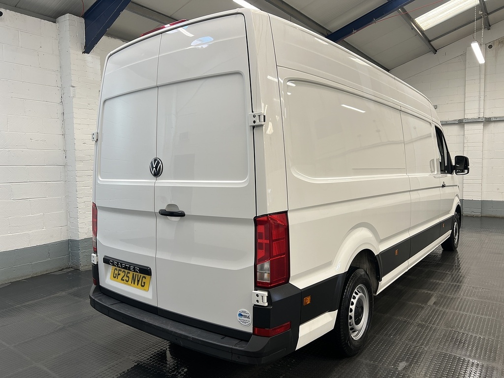 Volkswagen Crafter 2.0 Tdi Cr35 Commerce Panel Van White #5