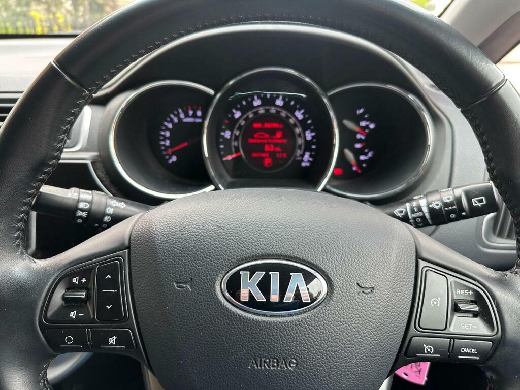 Kia RIO 2015 1.4 Ecodynamics 3 Hatchback White #17