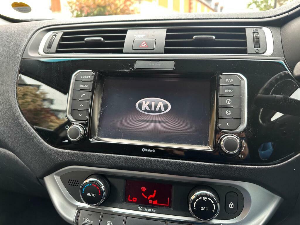 Kia RIO 2015 1.4 Ecodynamics 3 Hatchback White #16