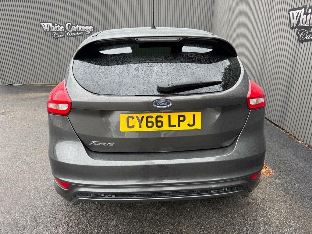 Ford Focus Hatchback 1.5 Tdci St-line Euro 6 Ss 2017 CY66LPJ Grey #6