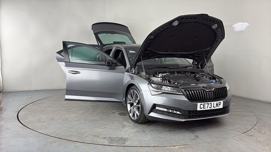 Skoda Superb 1.5 Tsi Se Technology Dsg White #9