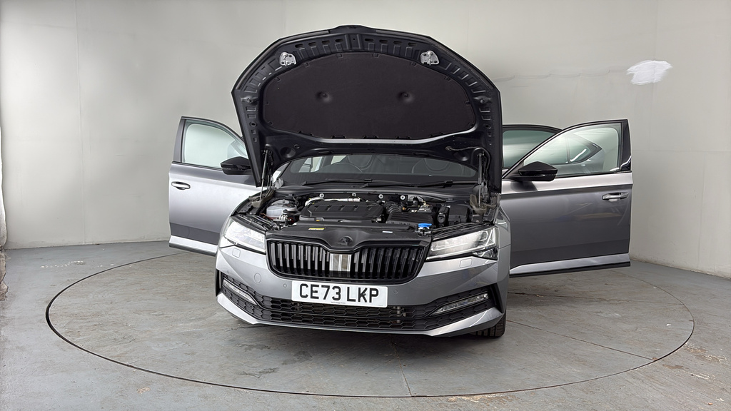 Skoda Superb 1.5 Tsi Se Technology Dsg White #12
