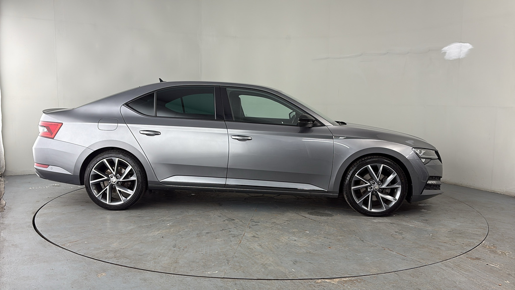 Skoda Superb 2.0 Tdi Sportline Plus Hatchback Dsg Eu Grey #4