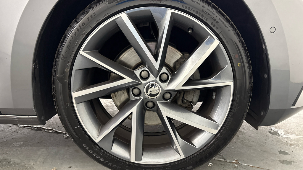 Skoda Superb 2.0 Tdi Sportline Plus Hatchback Dsg Eu Grey #5