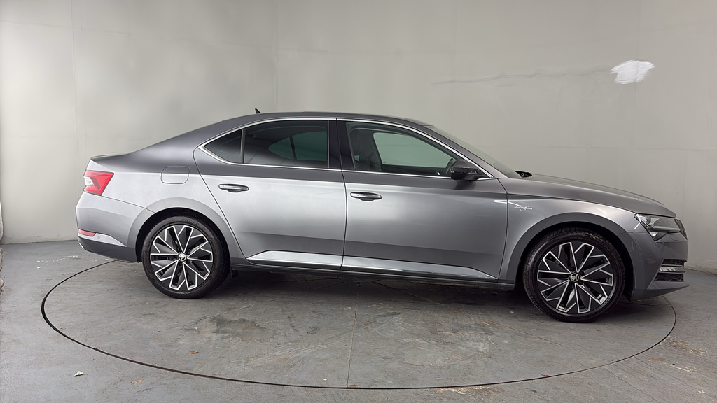 Skoda Superb 2.0 Tsi Laurin Klement Hatchback Dsg Grey #4