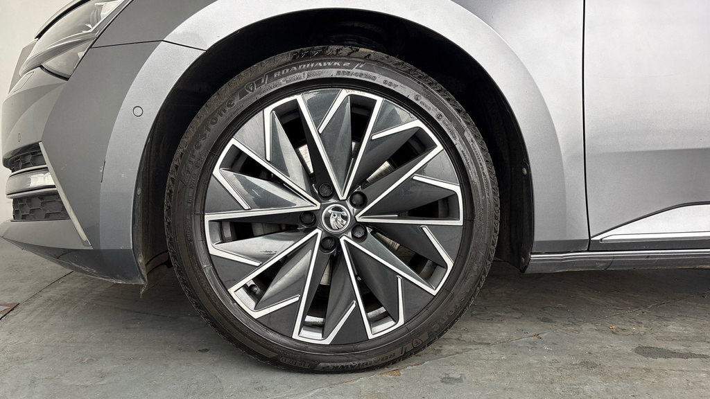 Skoda Superb 2.0 Tsi Laurin Klement Hatchback Dsg Grey #5