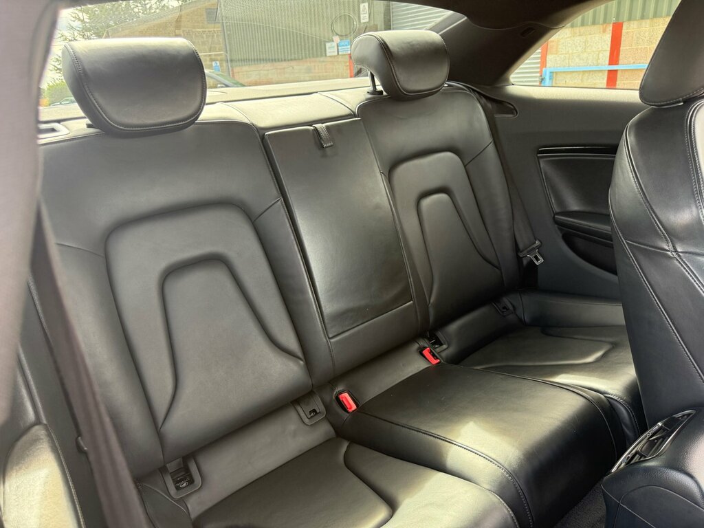 Audi A5 Sportback Tdi Black Edition White #16