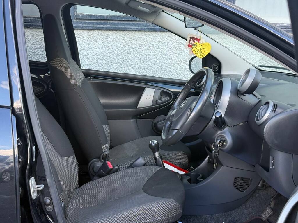 Toyota Aygo 1.0 Vvt-i Fire Ac Black #4