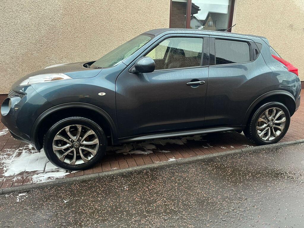 Nissan Juke Tekna Blue #3