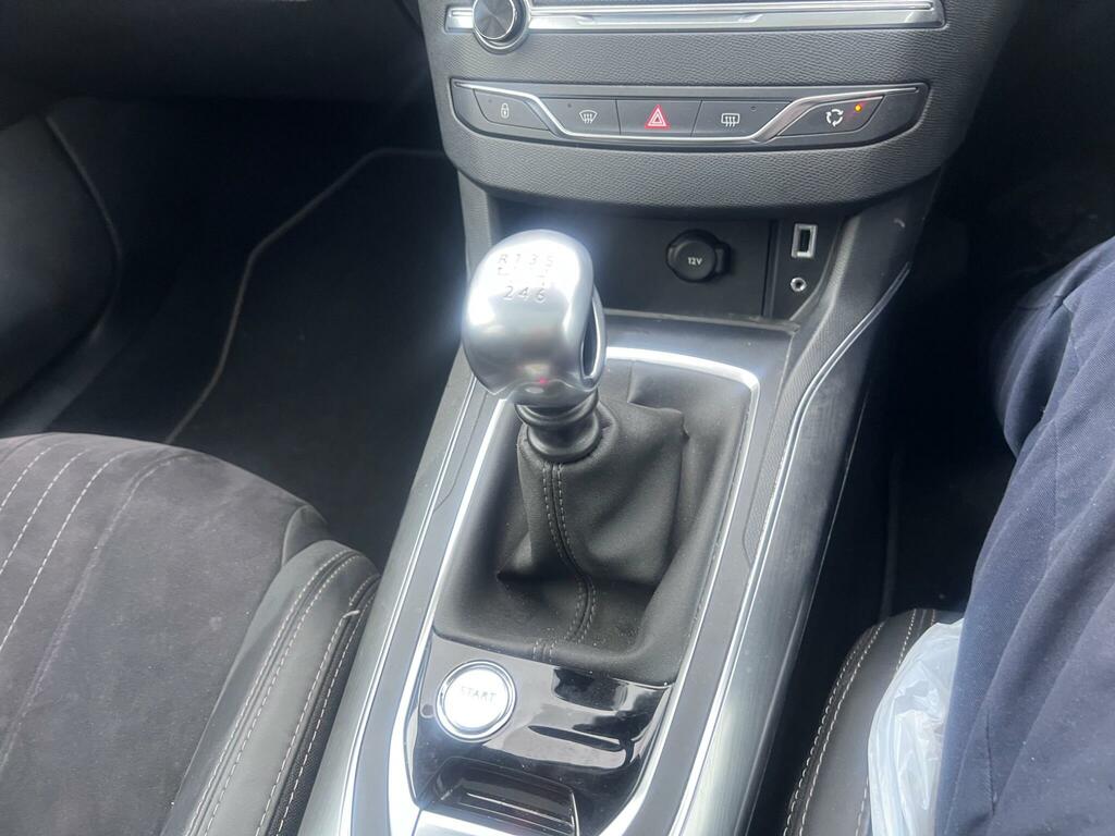 Peugeot 308 308 Active E-thp White #11