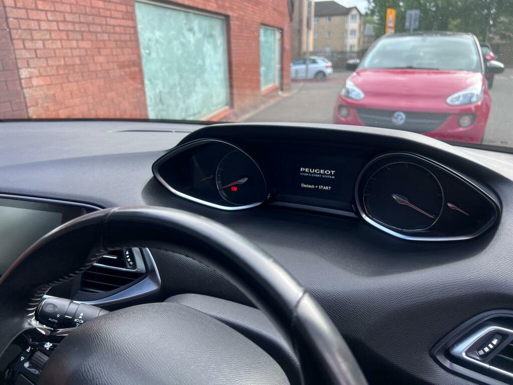 Peugeot 308 308 Active E-thp White #30
