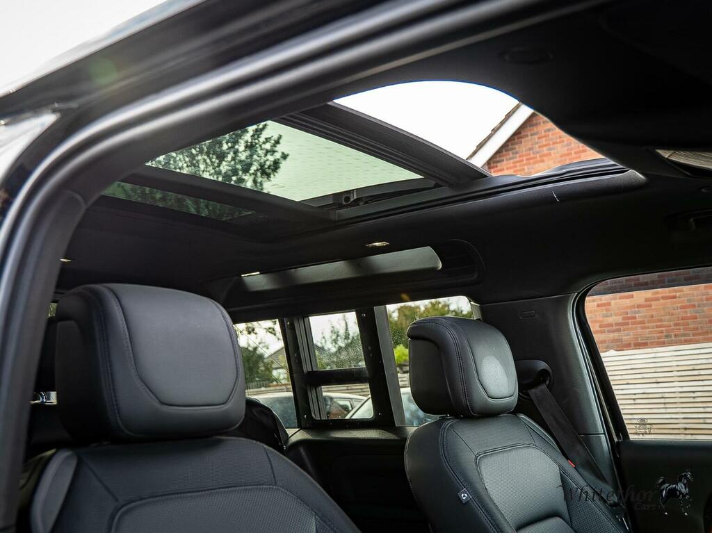 Land Rover Defender 90 X-dynamic Se Black #33