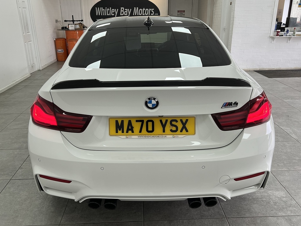 BMW M4 Biturbo Competition White #4