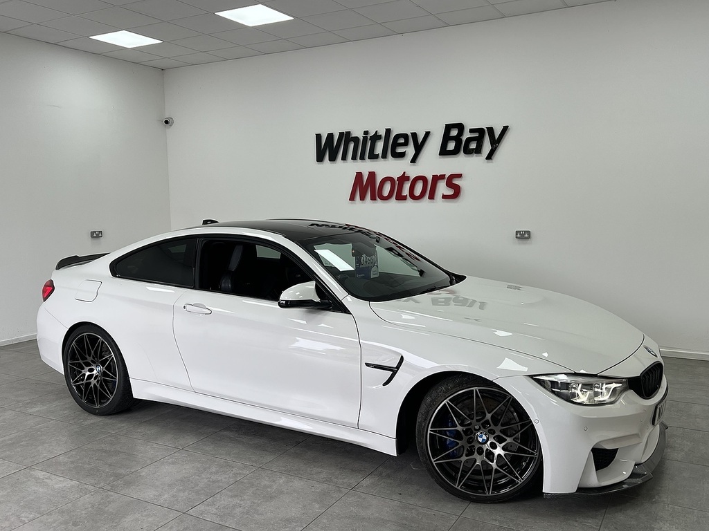 BMW M4 Biturbo Competition White