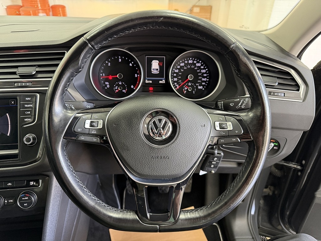Volkswagen Tiguan Suv White #11