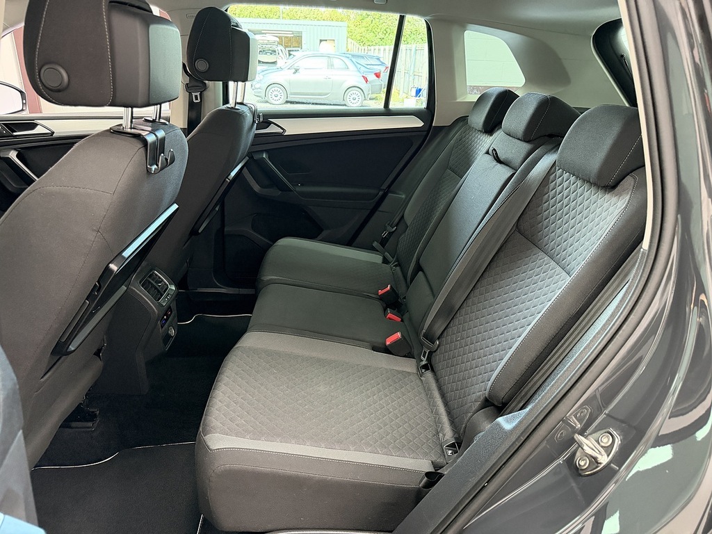 Volkswagen Tiguan Suv White #20