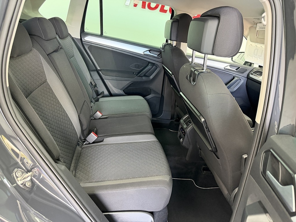 Volkswagen Tiguan Suv White #19